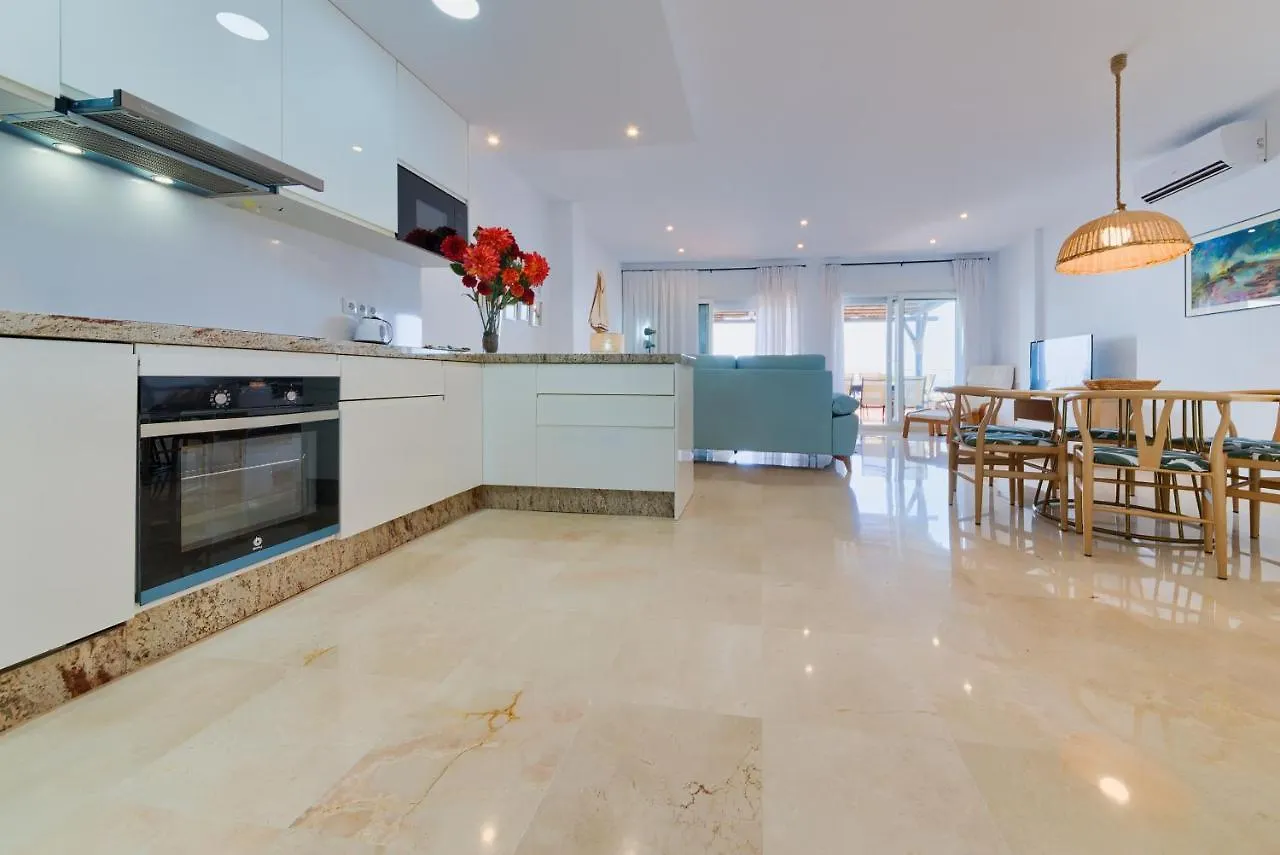 Holidays2Fuengirola Duplex With Stunning Sea View, Terraces,1St Line Beside Port 西班牙