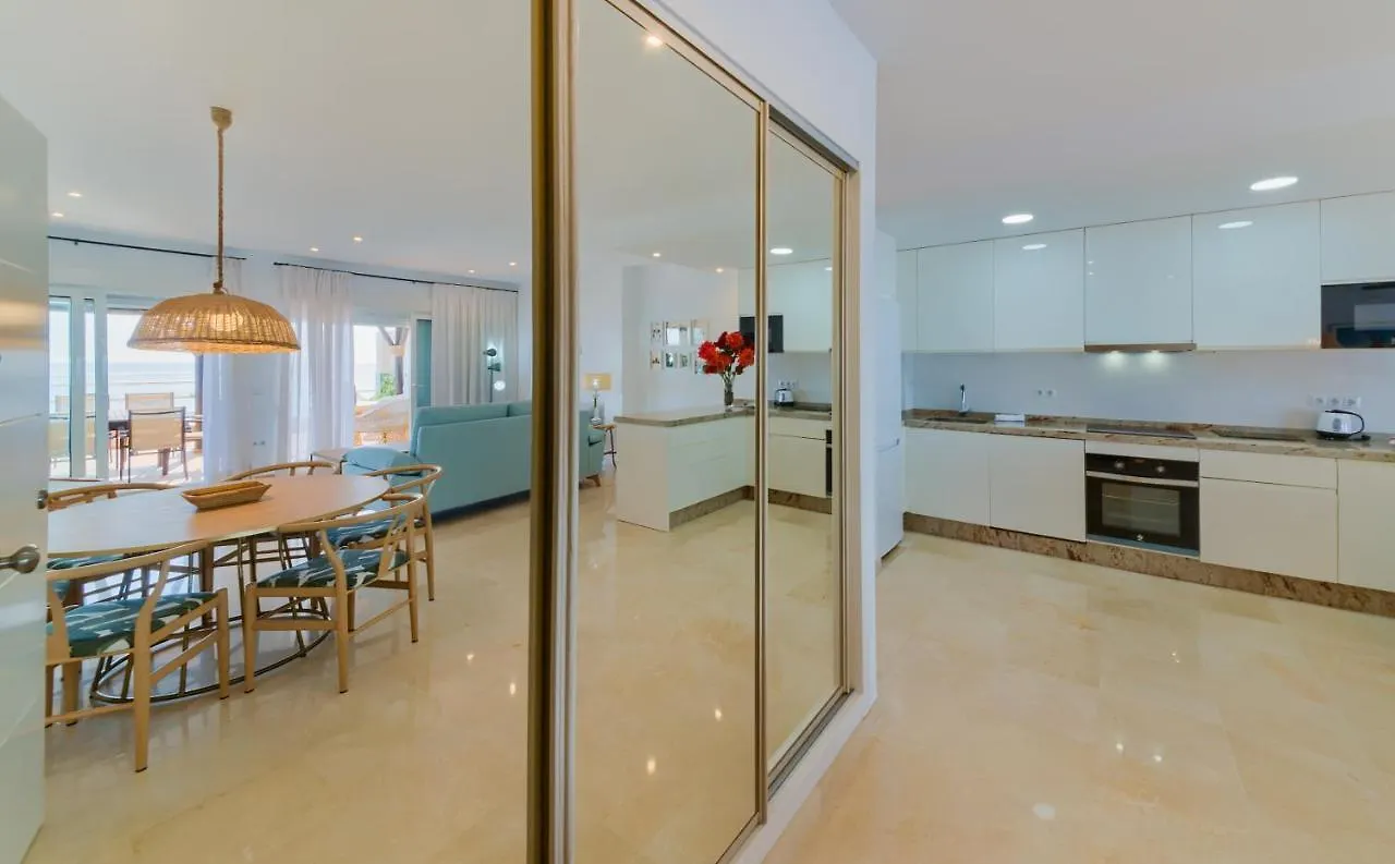 Holidays2Fuengirola Duplex With Stunning Sea View, Terraces,1St Line Beside Port 西班牙